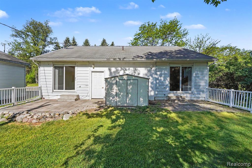 1691 S Lakeview Lane, Highland, MI — Photo 24
