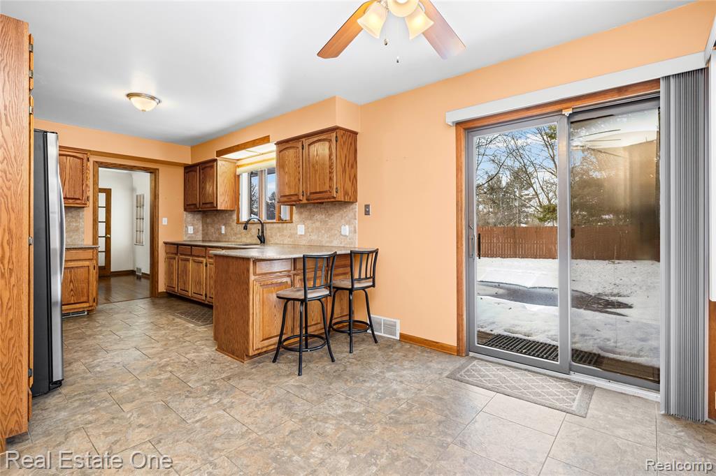 28615 Bloomfield Drive, Lathrup Village, MI 48076 — Photo 22