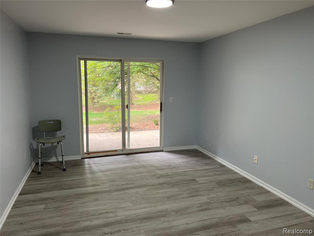 5408 Pine Aires Drive, Sterling Heights, MI 48314 — Photo 11