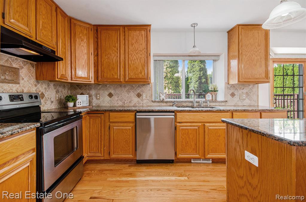 47935 Remington Court, Chesterfield, MI 48047 — Photo 19