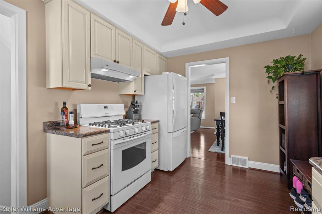 6514 Sharon Street, Garden City, MI — Photo 11