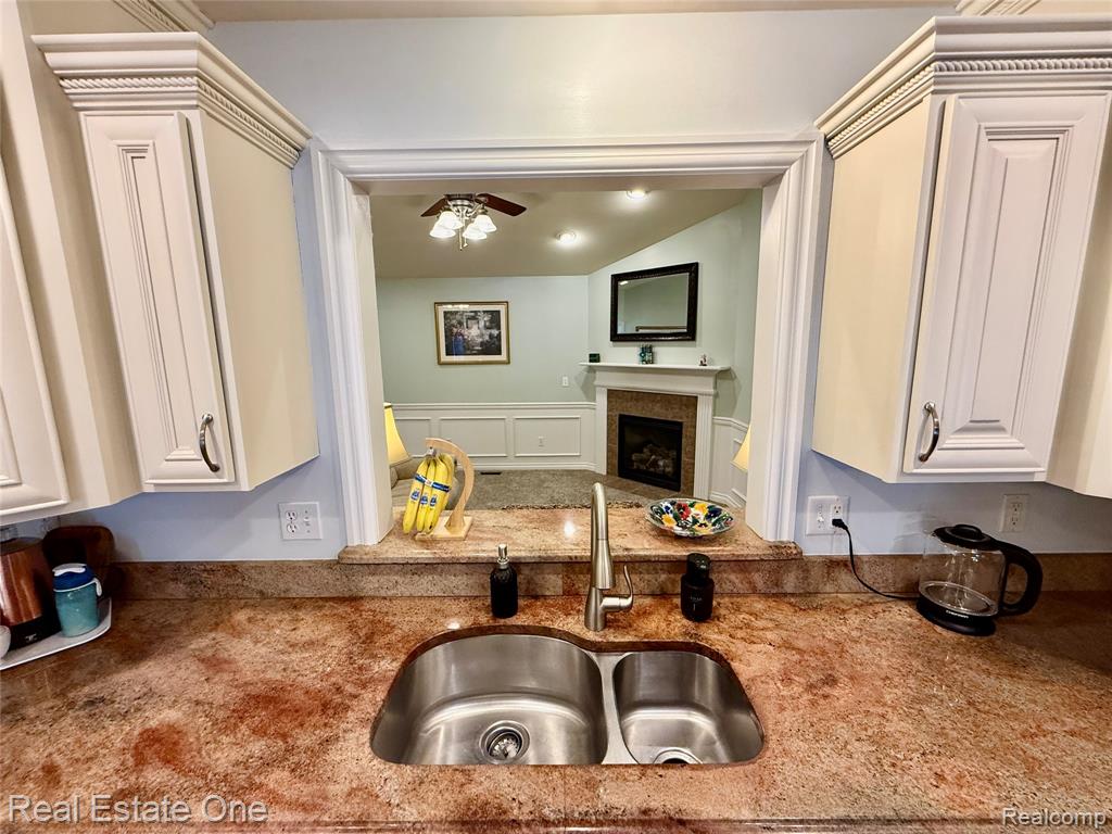 51063 Paxton Drive, New Baltimore, MI — Photo 13