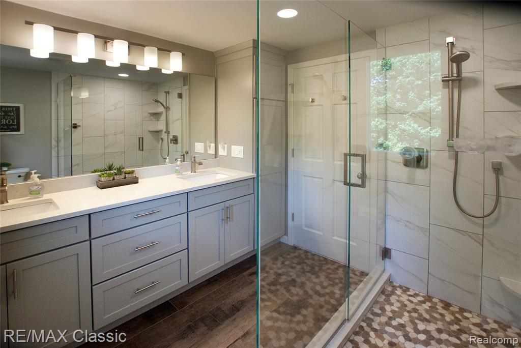 44500 Louvert Court, Novi, MI — Photo 24