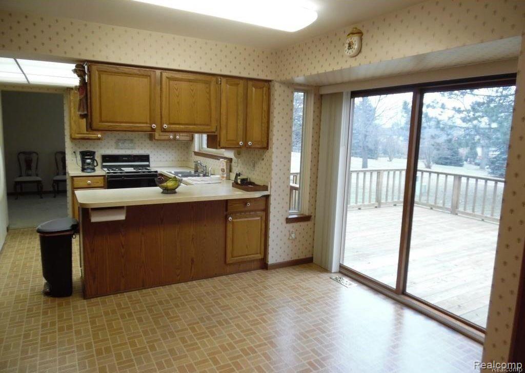 720 SHELLEY Drive, Rochester Hills, MI 48307 — Photo 13