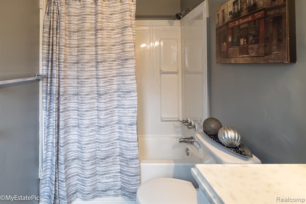 9912 AUBURNDALE Street, Livonia, MI 48150 — Photo 15