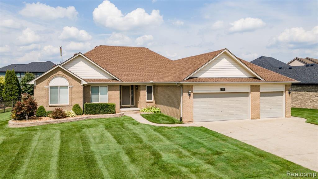 51031 HOOK Drive, Macomb, MI 48042 — Photo 4