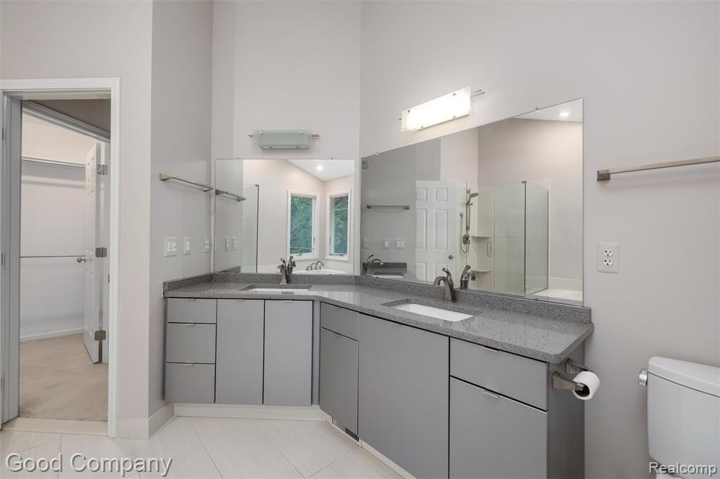 5893 CHRISTINA Drive, West Bloomfield, MI 48324 — Photo 31