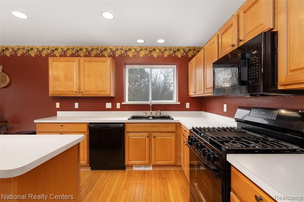 678 Joshua Drive, Highland, MI 48356 — Photo 13