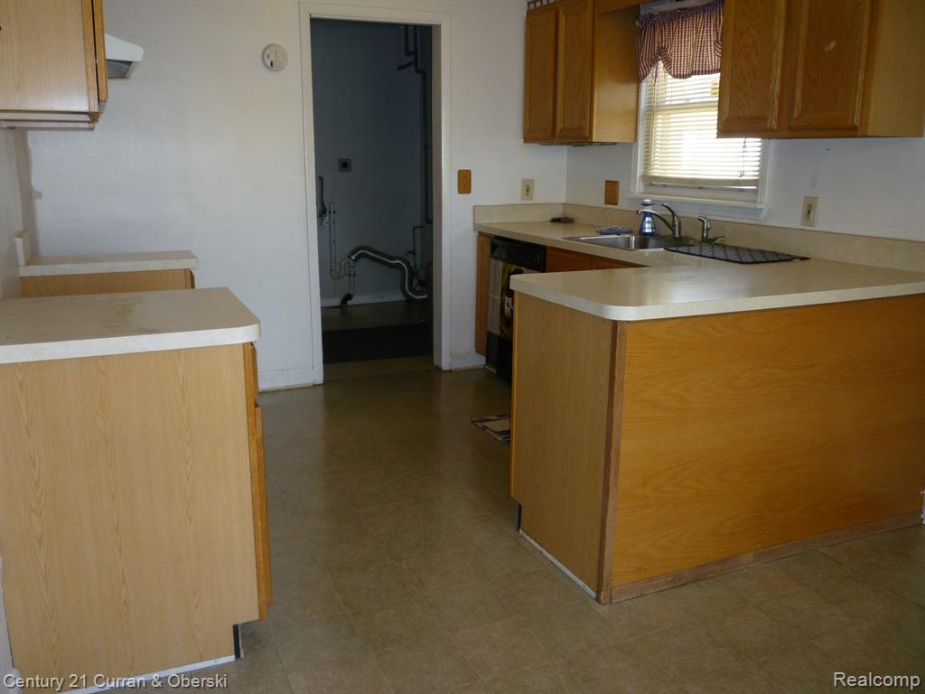 3986 WESTPOINT Street, Dearborn Heights, MI 48125 — Photo 3