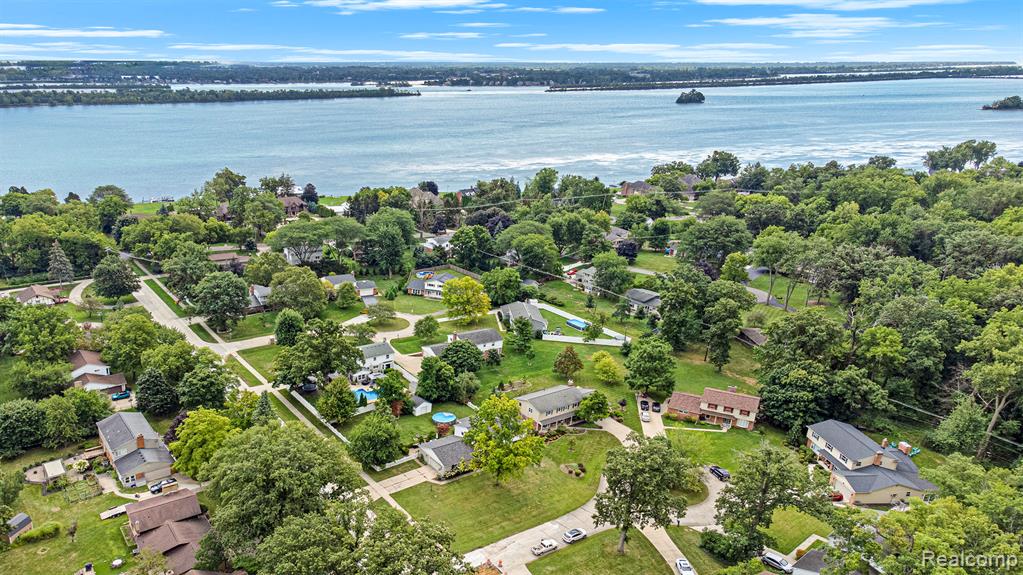26031 Hidden Lane, Grosse Ile, MI 48138 — Photo 40