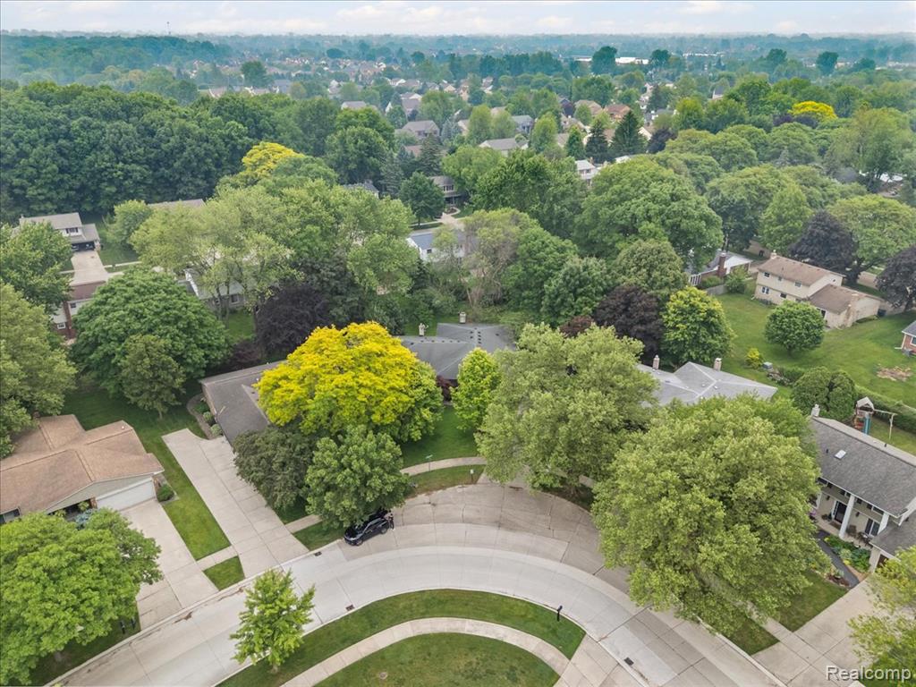 5538 Larkins Drive, Troy, MI 48085 — Photo 37