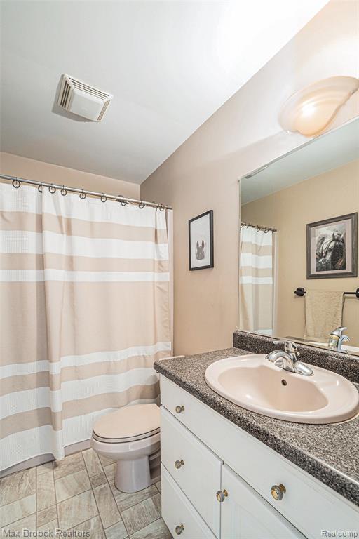 11412 Delmar Drive, Fenton, MI 48430 — Photo 17