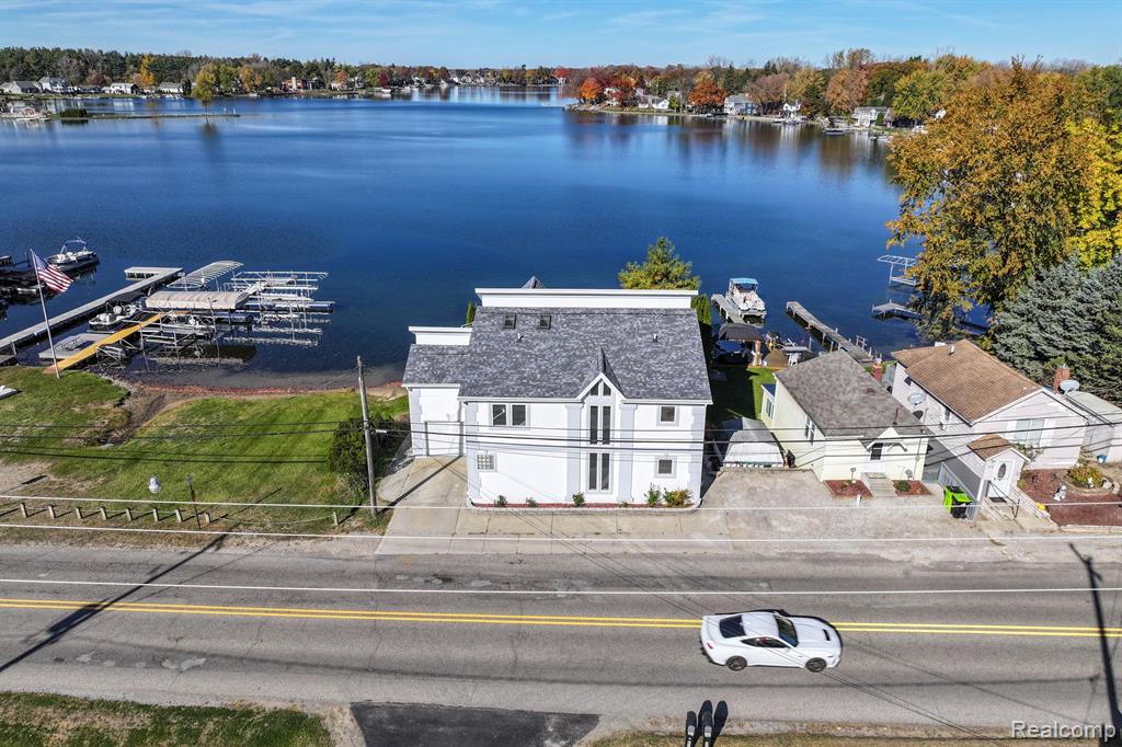 2076 S Long Lake Road, Fenton, MI 48430 — Photo 40