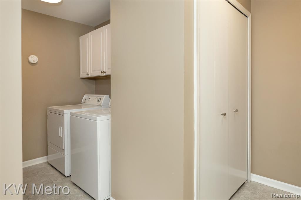 516 NEWBURNE POINTE, Bloomfield Hills, MI 48304 — Photo 31