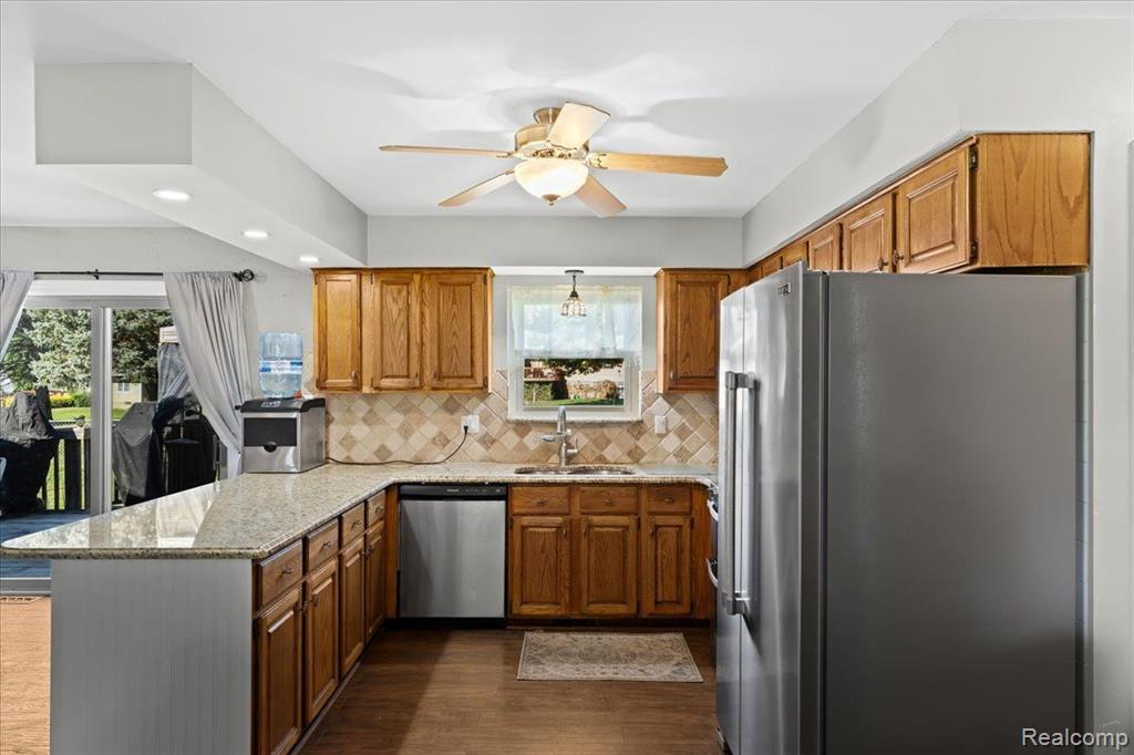 7677 MCCLEMENTS Road, Brighton, MI 48114 — Photo 4