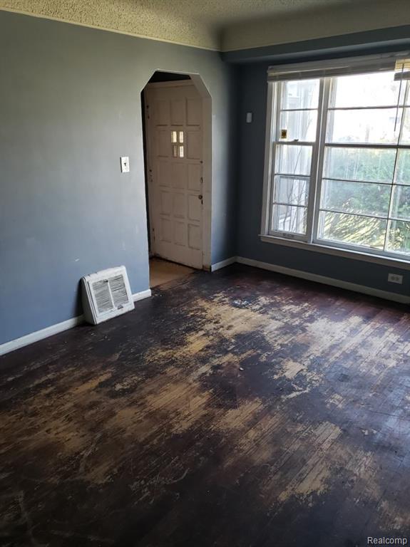 8880 MINOCK Street, Detroit, MI 48228 — Photo 3