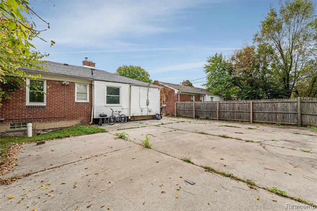 9035 Braile, Detroit, MI 48228 — Photo 23