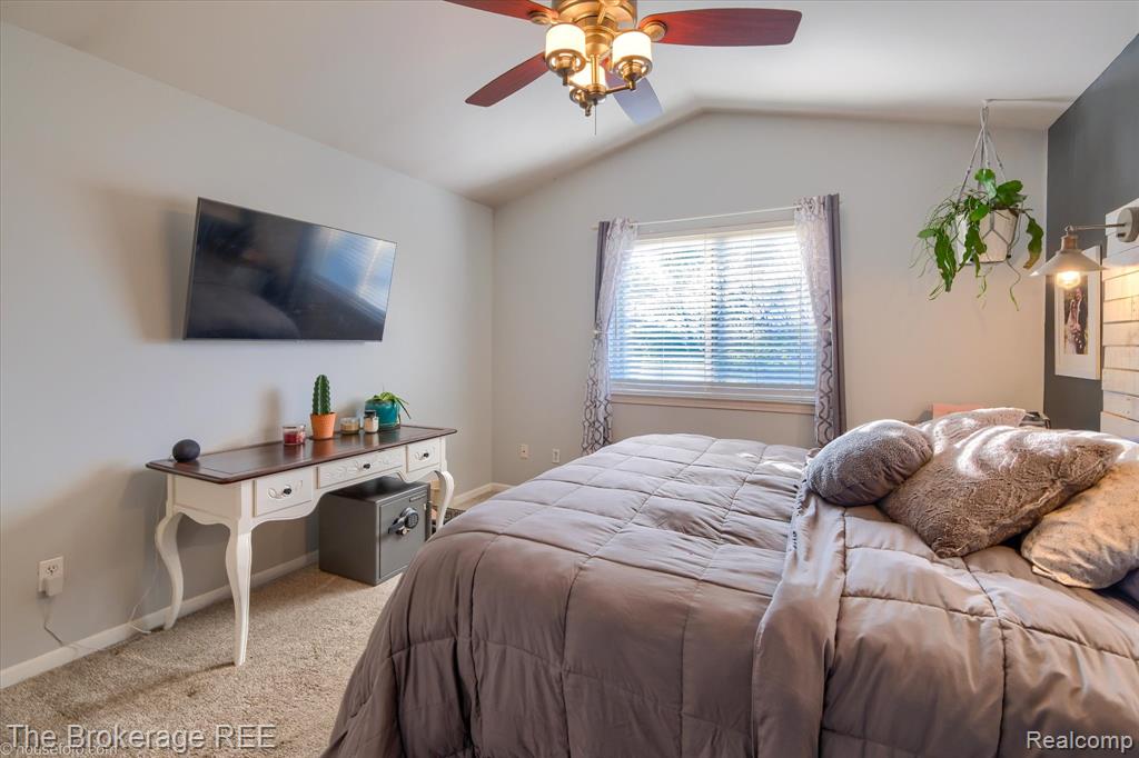 8380 Hunt Club Court, Grand Blanc, MI 48439 — Photo 61