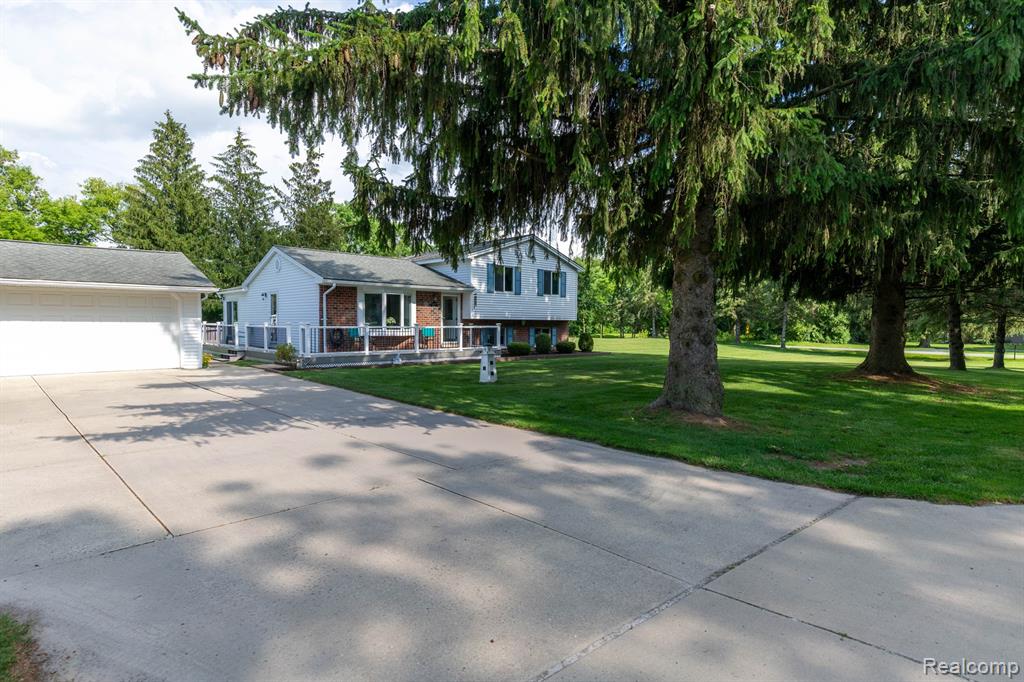 9026 Woodside Road, Northville, MI 48167 — Photo 33