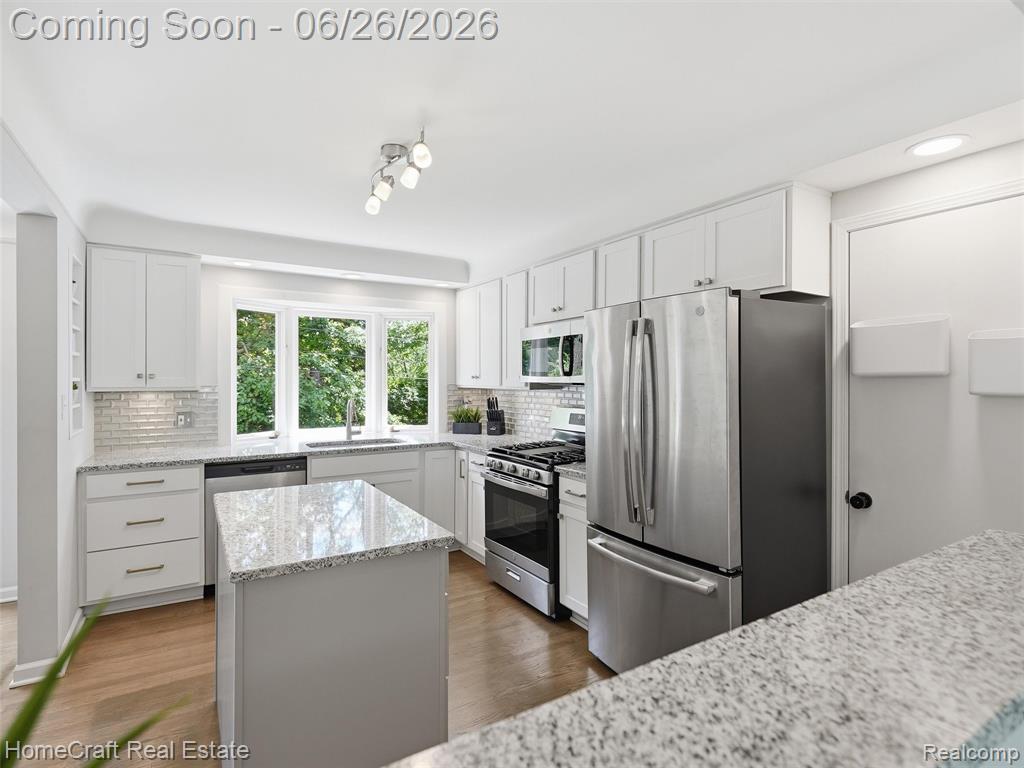 42047 CLEMONS Drive, Plymouth, MI 48170 — Photo 11
