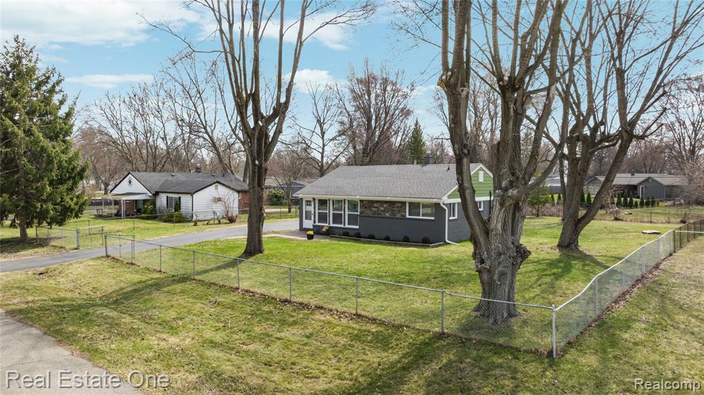 4913 Rioview Drive, Clarkston, MI — Photo 3