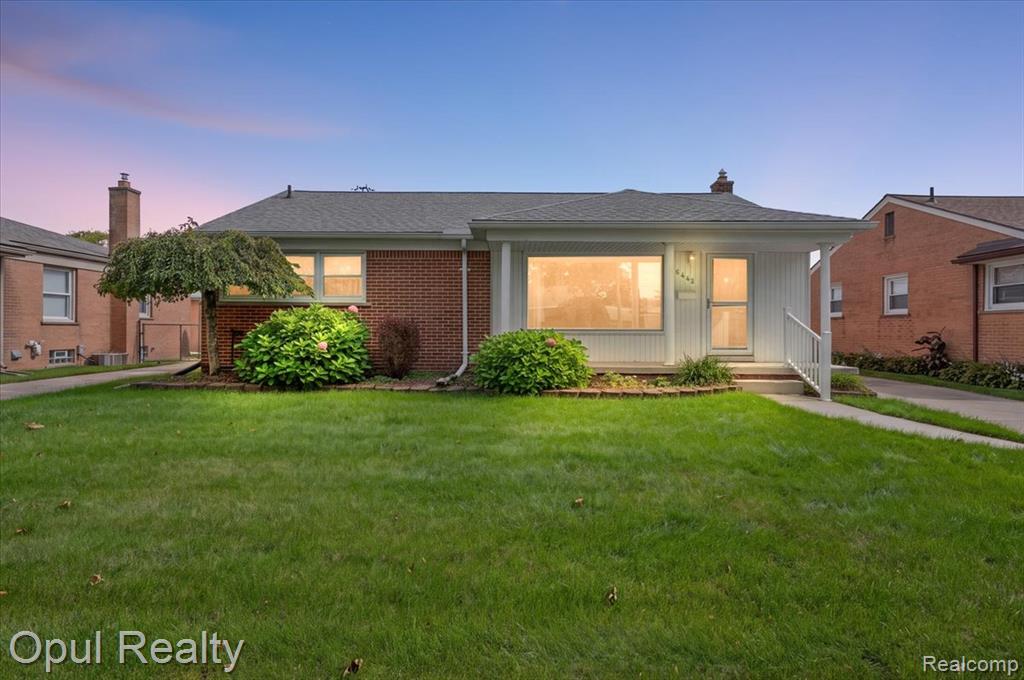 6442 Golfview Street, Garden City, MI