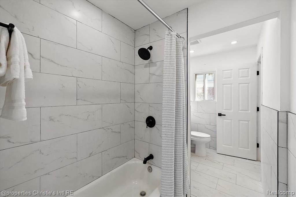 20850 GLEN LODGE Road, Ferndale, MI 48220 — Photo 16