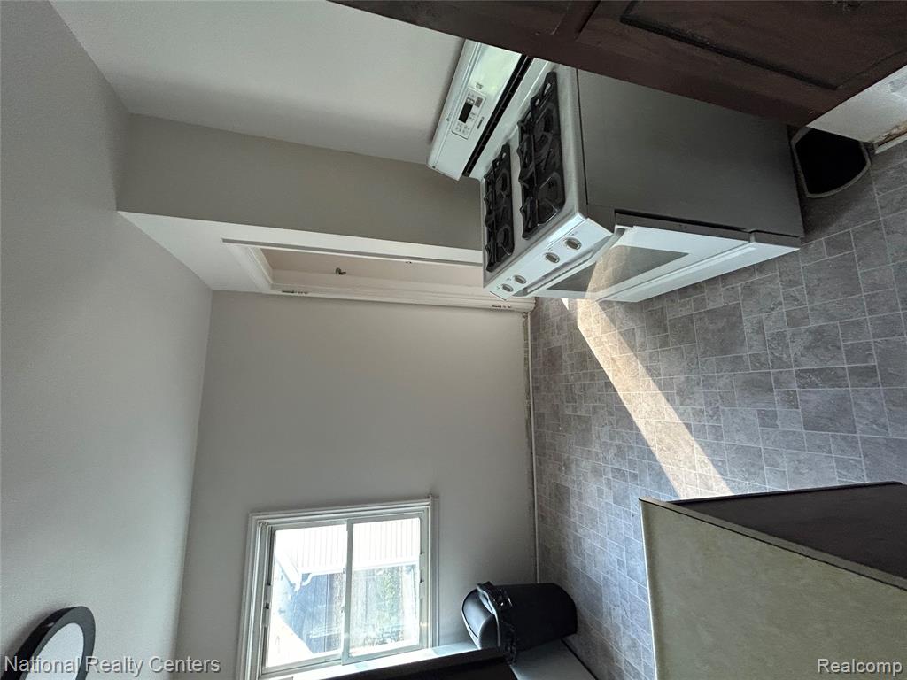 4193 Cornell Street, Dearborn Heights, MI 48125 — Photo 11