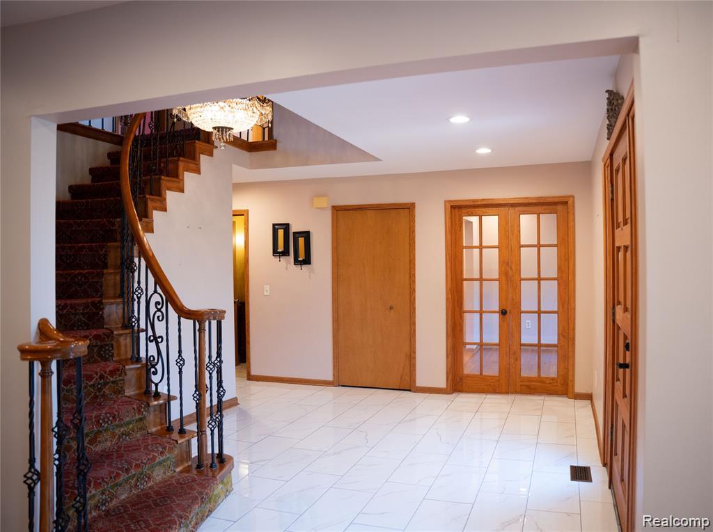 6651 Arlington Drive, West Bloomfield, MI — Photo 18