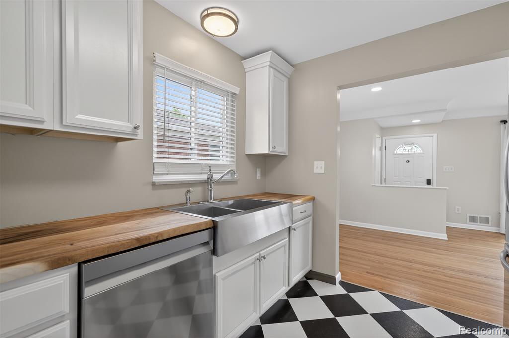 76 W Katherine Avenue, Madison Heights, MI 48071 — Photo 4