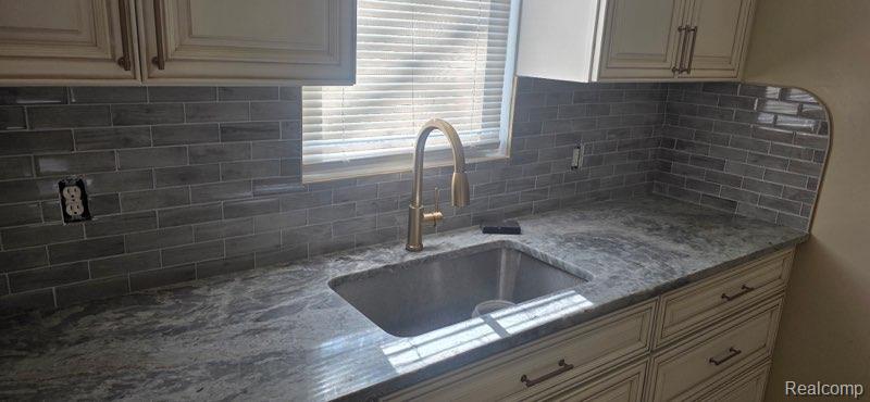 5057 University Place, Detroit, MI 48224 — Photo 10