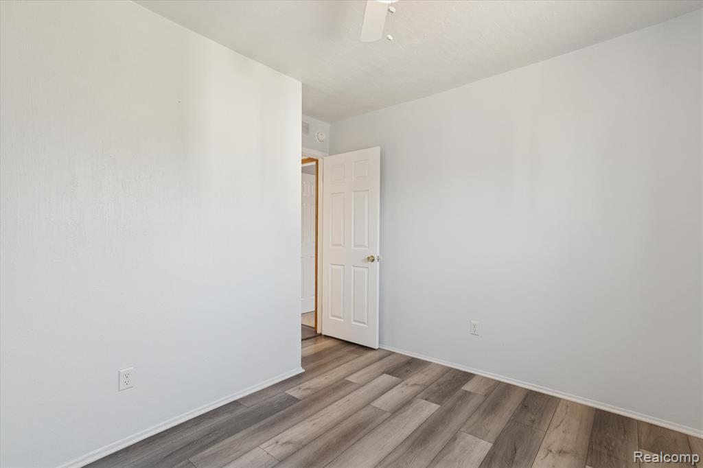 25898 Fairgrove Street, Woodhaven, MI 48183 — Photo 26
