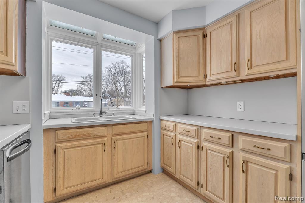 6576 Inkster Road, West Bloomfield, MI — Photo 35