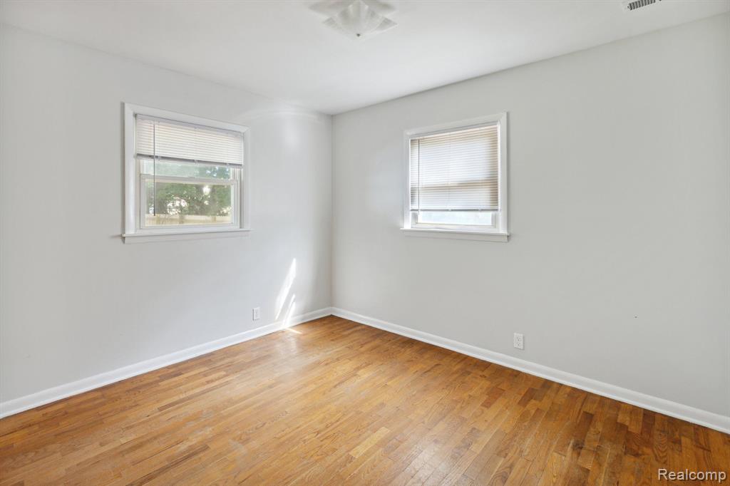 801 JACKSON Street, Eaton Rapids, MI 48827 — Photo 13