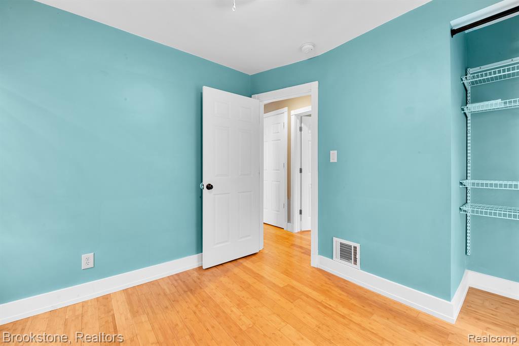 6867 MAYFAIR Street, Taylor, MI 48180 — Photo 10