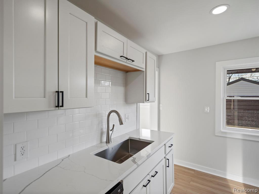 86 E BARRETT Avenue, Madison Heights, MI 48071 — Photo 8