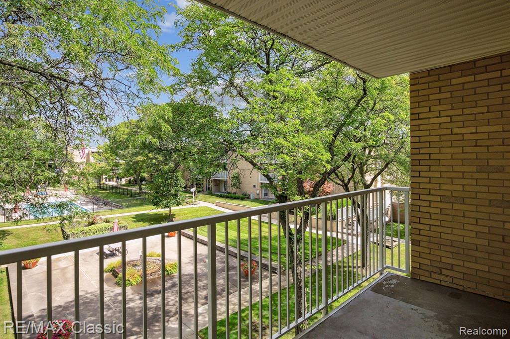 4905 CROOKS Road, A11, Royal Oak, MI 48073 — Photo 28
