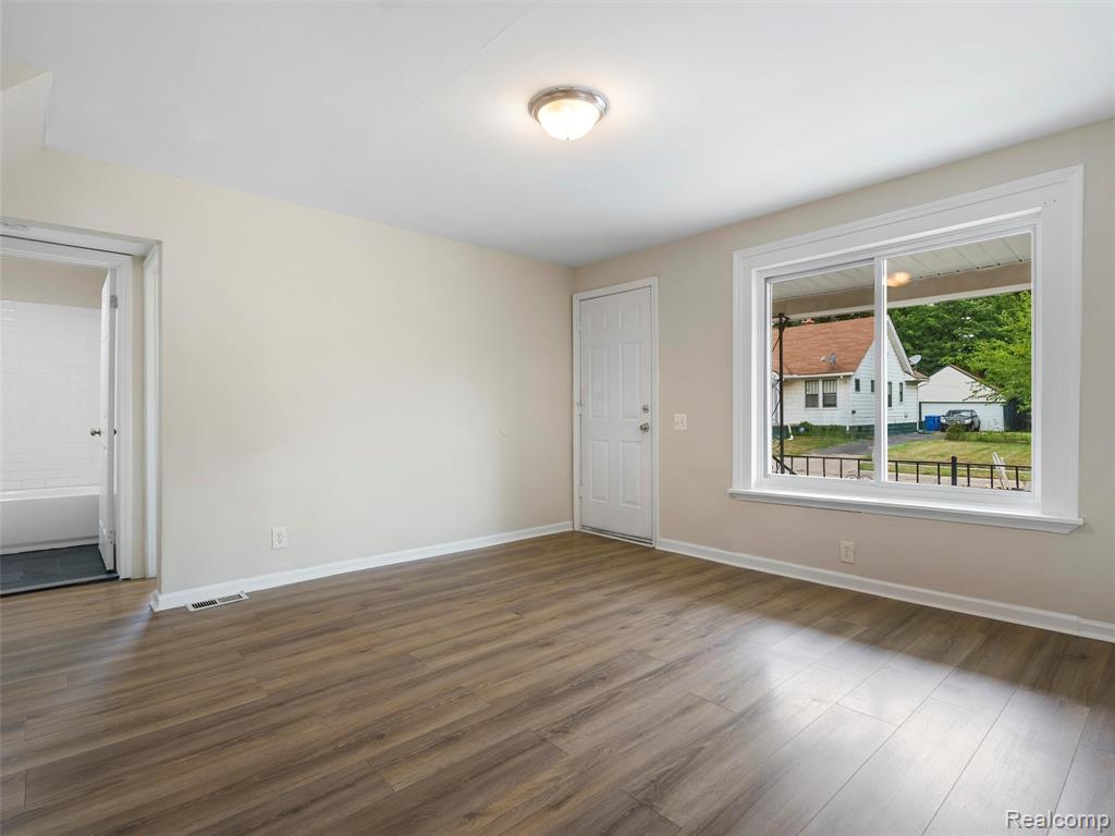 7060 Maxwell Avenue, Warren, MI 48091 — Photo 3