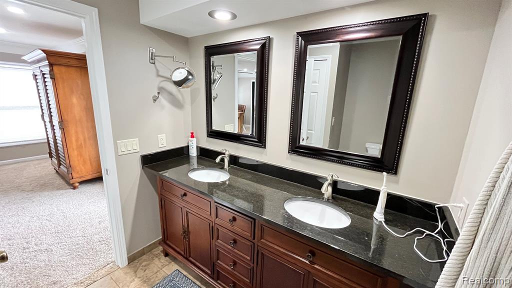 5341 WRIGHT Drive, Troy, MI 48098 — Photo 16