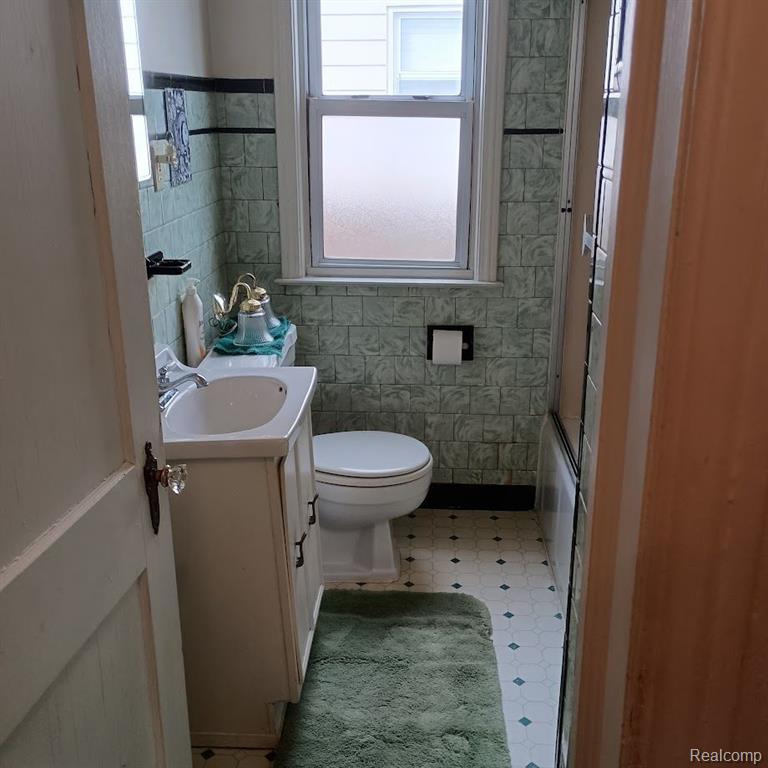 6890 MAYFAIR Street, Taylor, MI 48180 — Photo 7