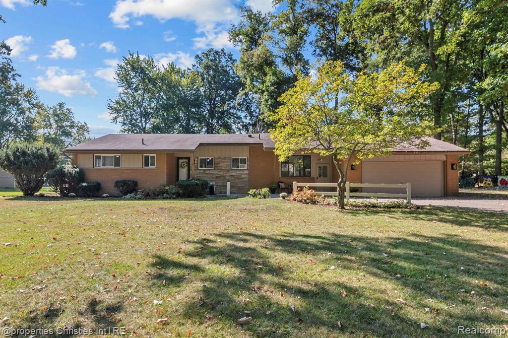 8009 Coventry Avenue, Grosse Ile, MI 48138 — front exterior