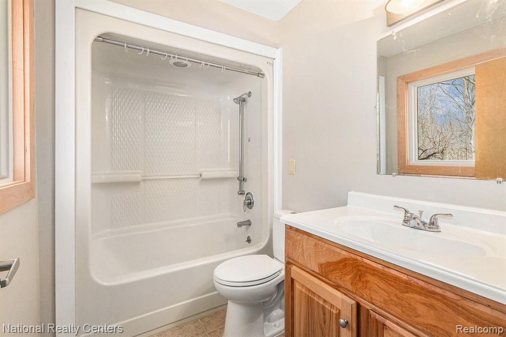 4060 Cullen Rd, Fenton, MI 48430 — Photo 24