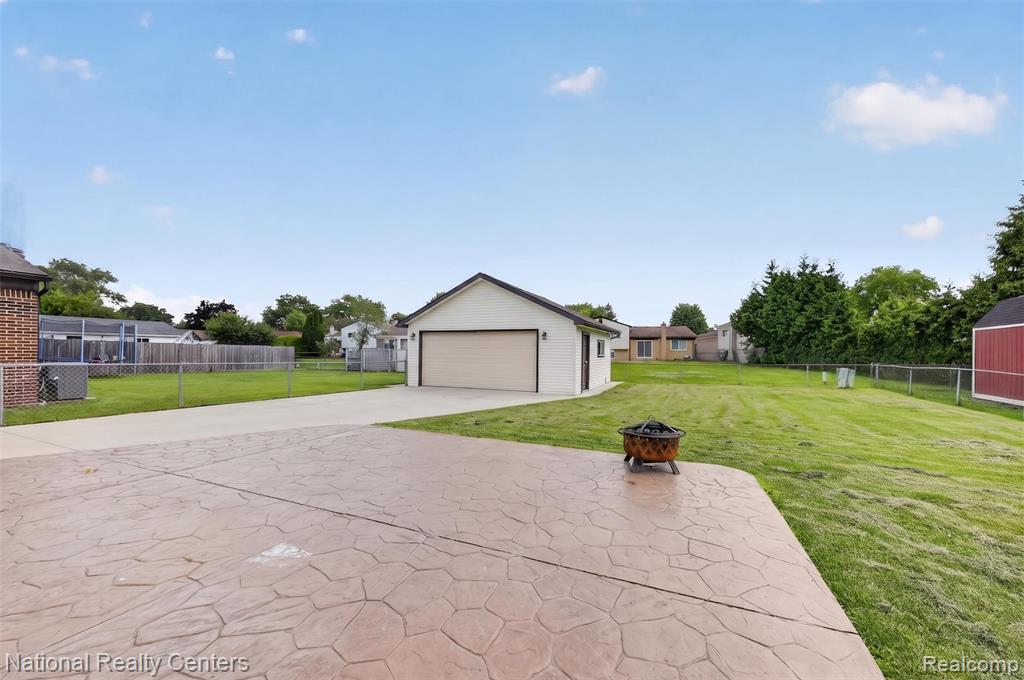 40014 Eagle Drive, Sterling Heights, MI 48310 — Photo 8