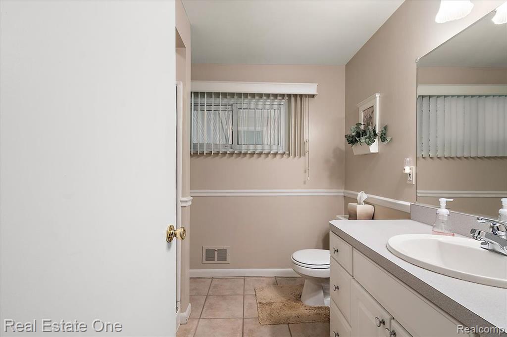 53223 Starlite Drive, Shelby Twp, MI 48316 — Photo 40