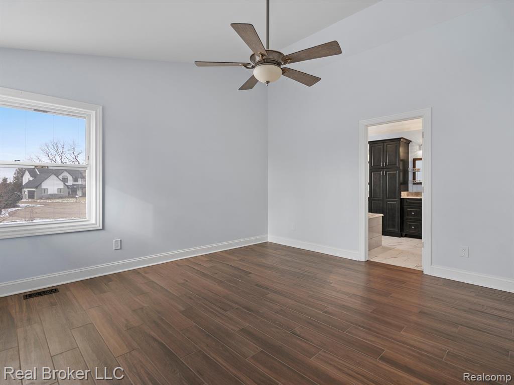 680 CRESCENT Court, Ortonville, MI 48462 — Photo 13