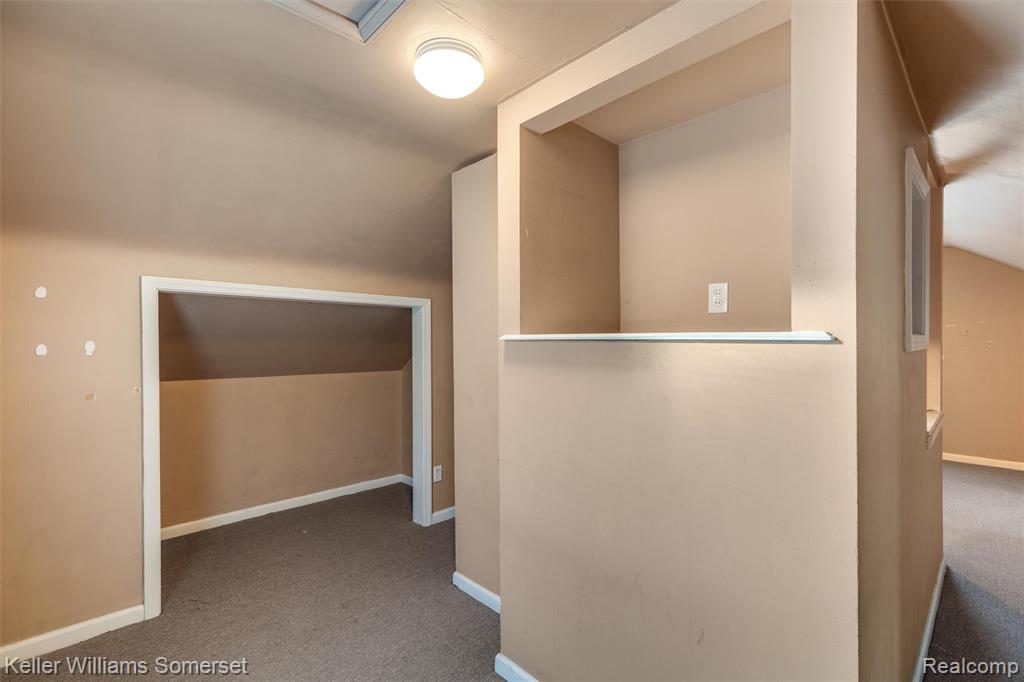 19239 Beaconsfield Street, Harper Woods, MI 48225 — Photo 17