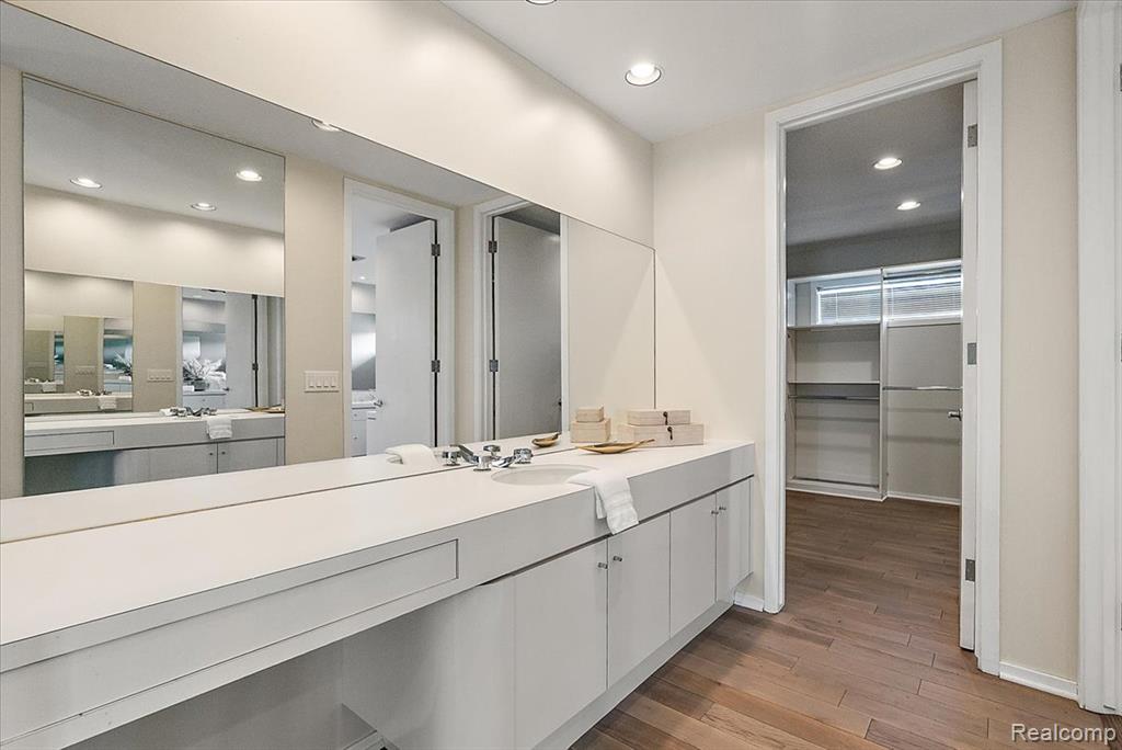 3830 Columbia Drive, Bloomfield Hills, MI 48302 — Photo 34