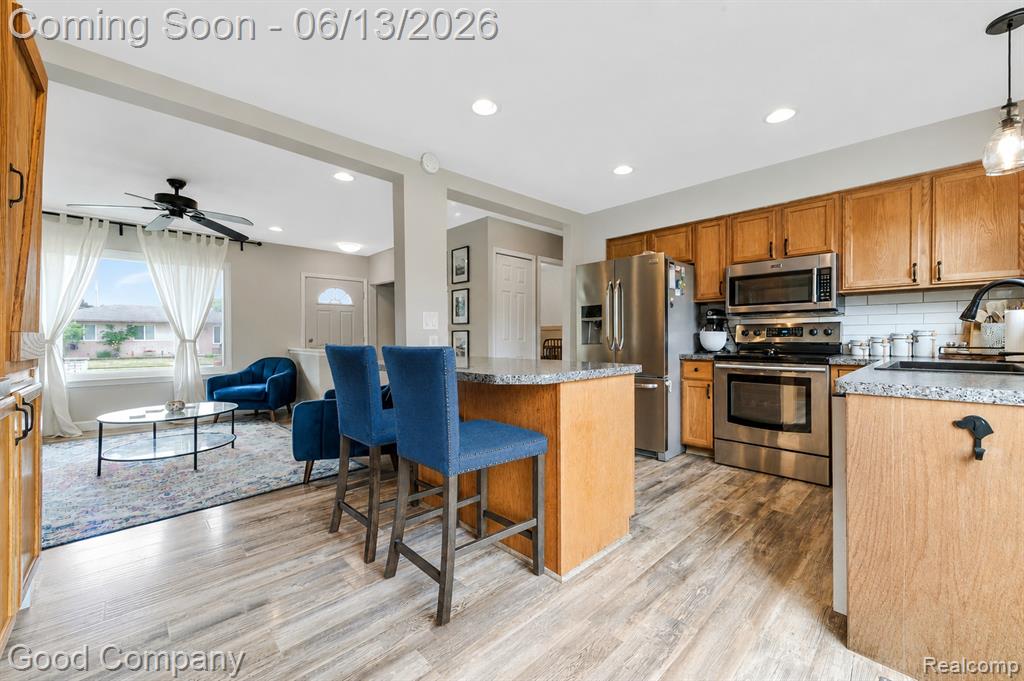 18489 Matthew Drive, Clinton Twp, MI 48035 — Photo 10