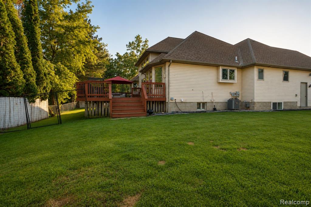 545 Karla Lane, Marysville, MI 48040 — Photo 33