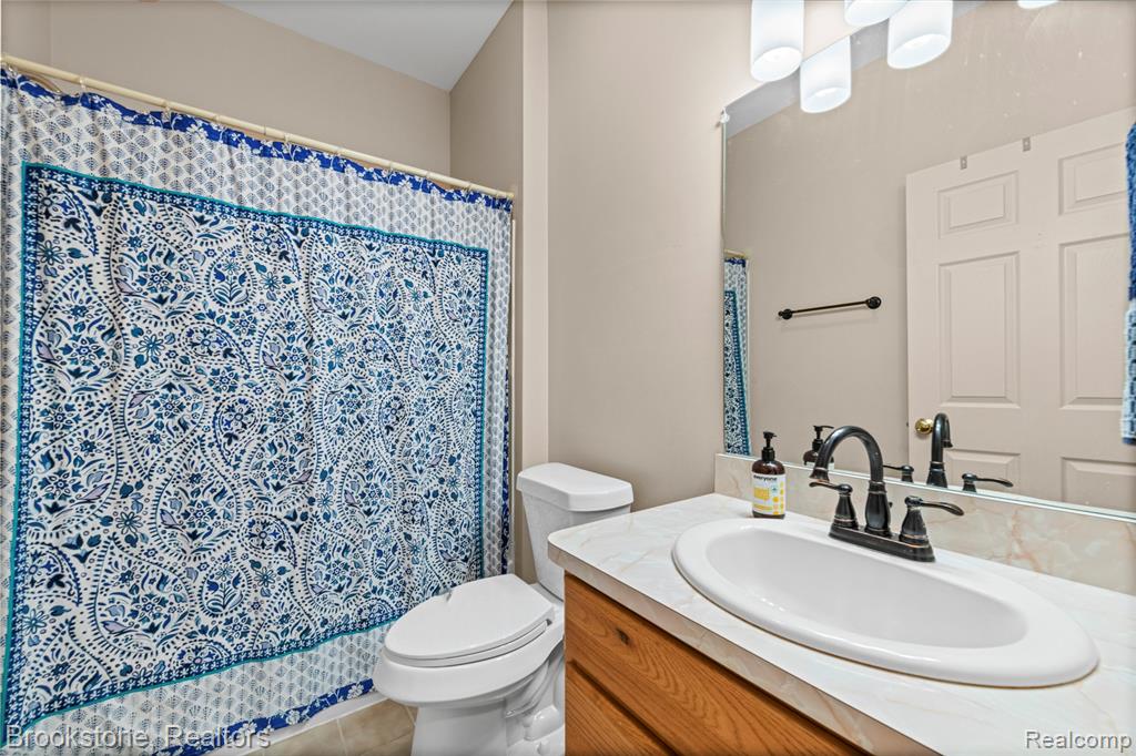 3568 Grove Lane, Auburn Hills, MI 48326 — Photo 17